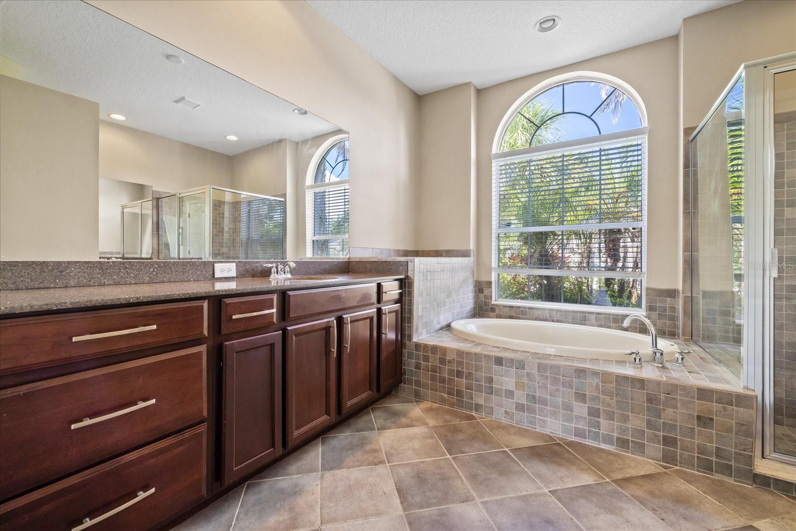1833 MIRA LAGO CIR — photo 22