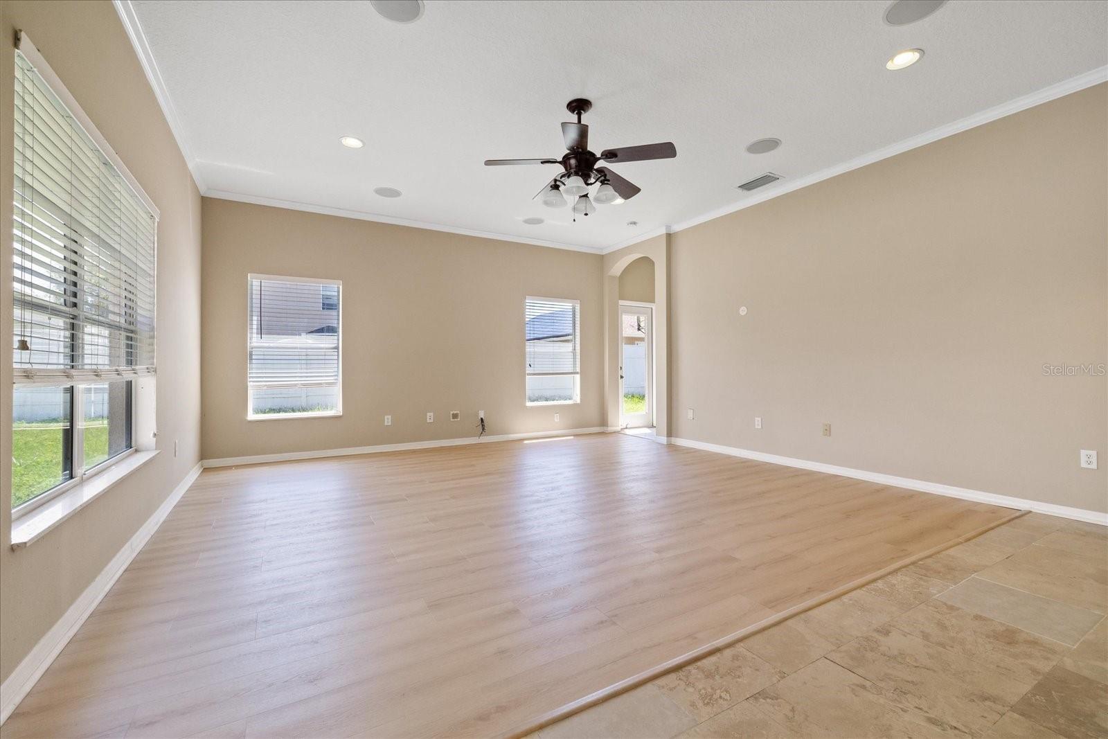 1833 MIRA LAGO CIR — photo 15