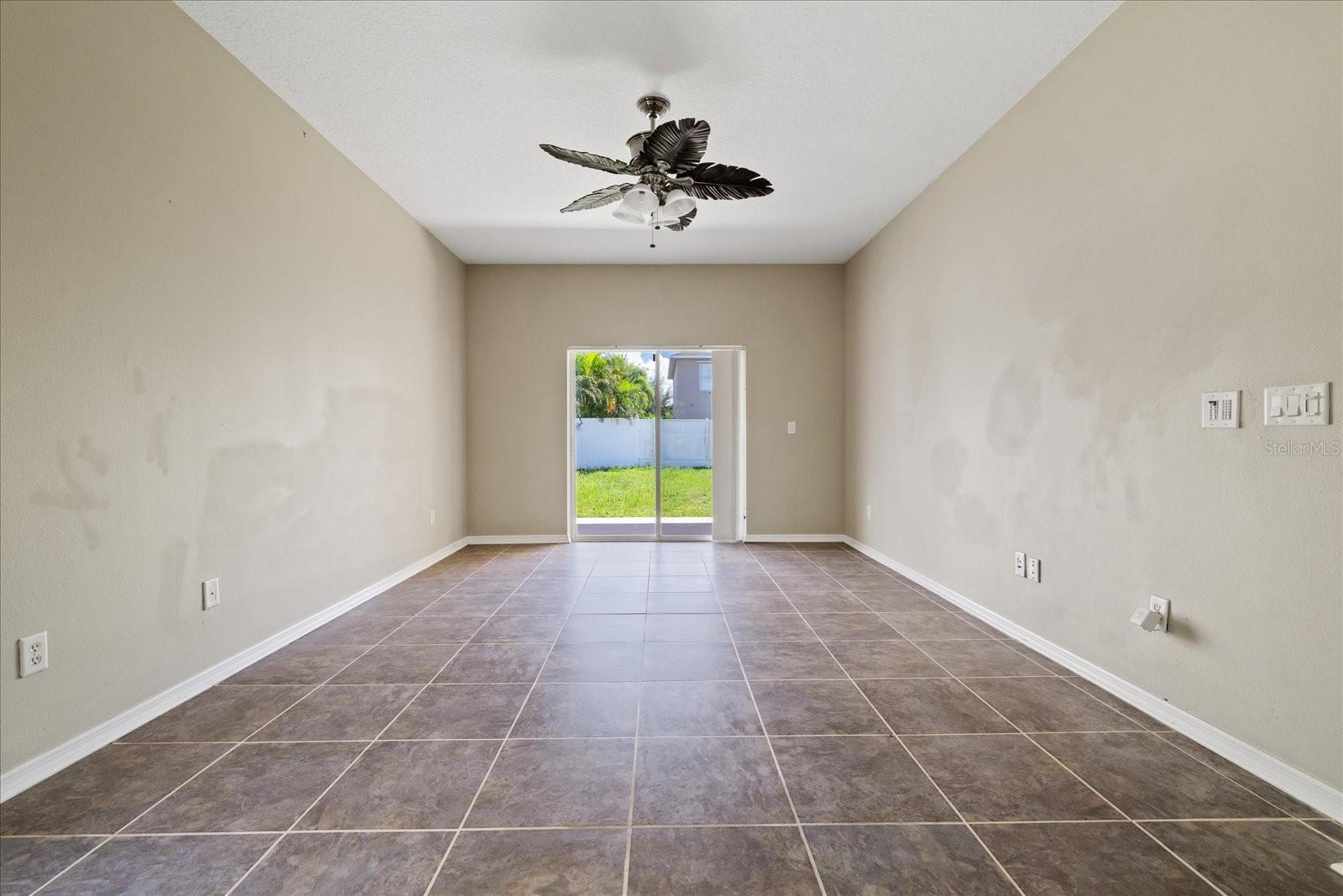 1833 MIRA LAGO CIR — photo 18