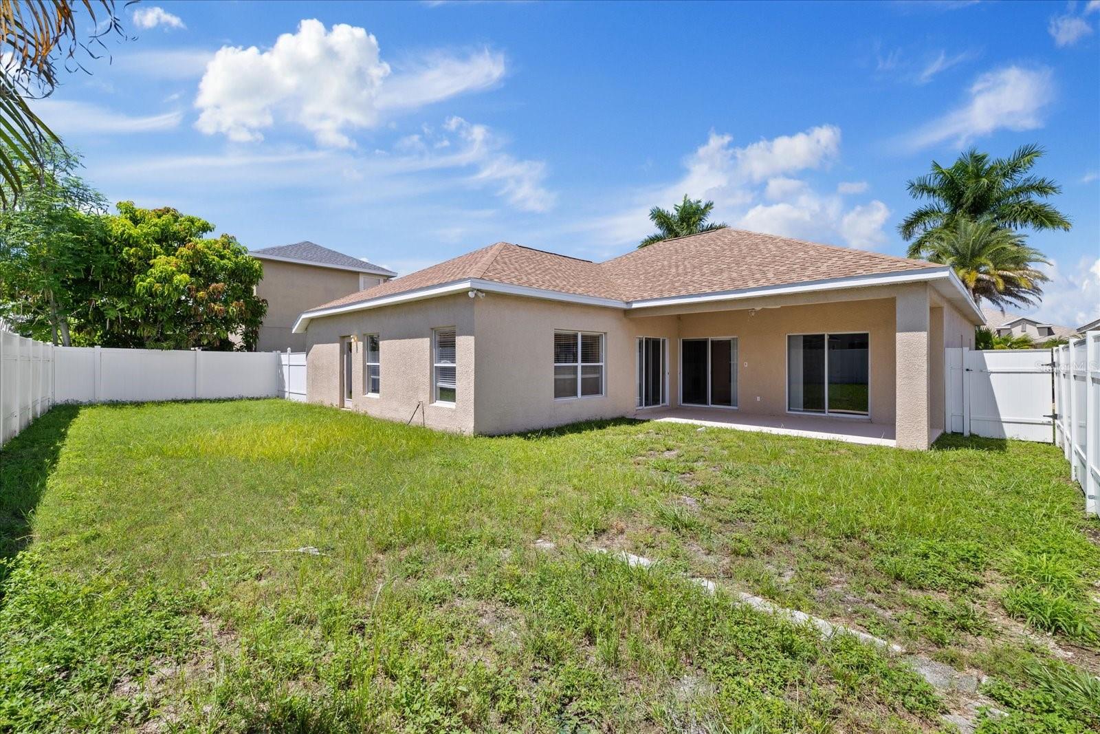 1833 MIRA LAGO CIR — photo 38