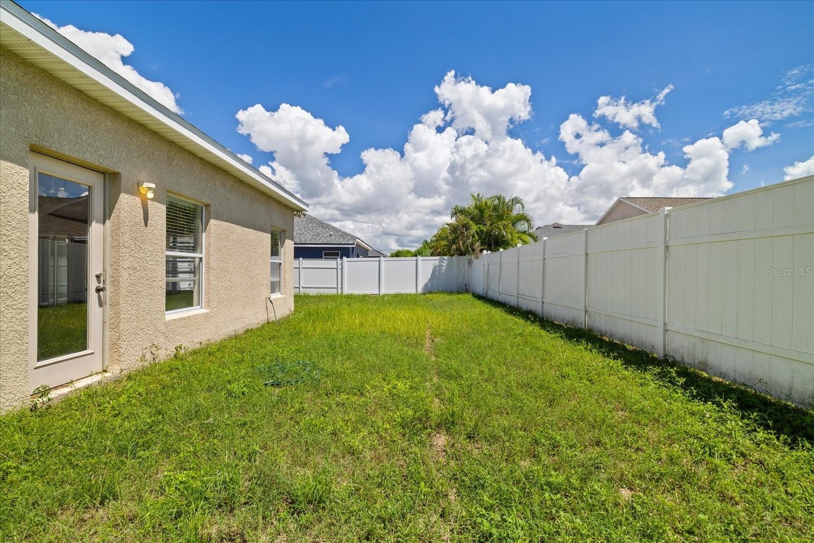 1833 MIRA LAGO CIR — photo 36