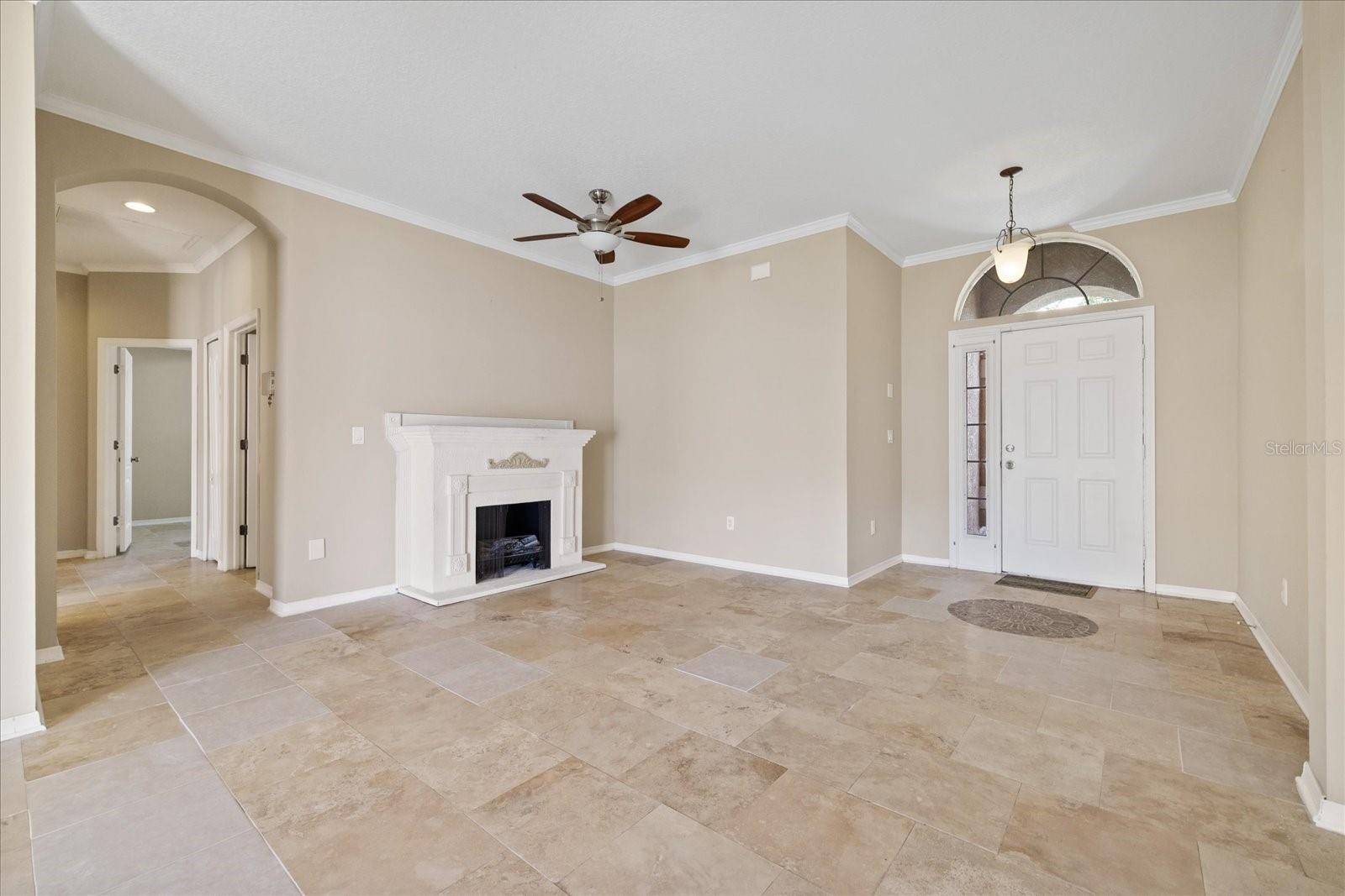 1833 MIRA LAGO CIR — photo 4