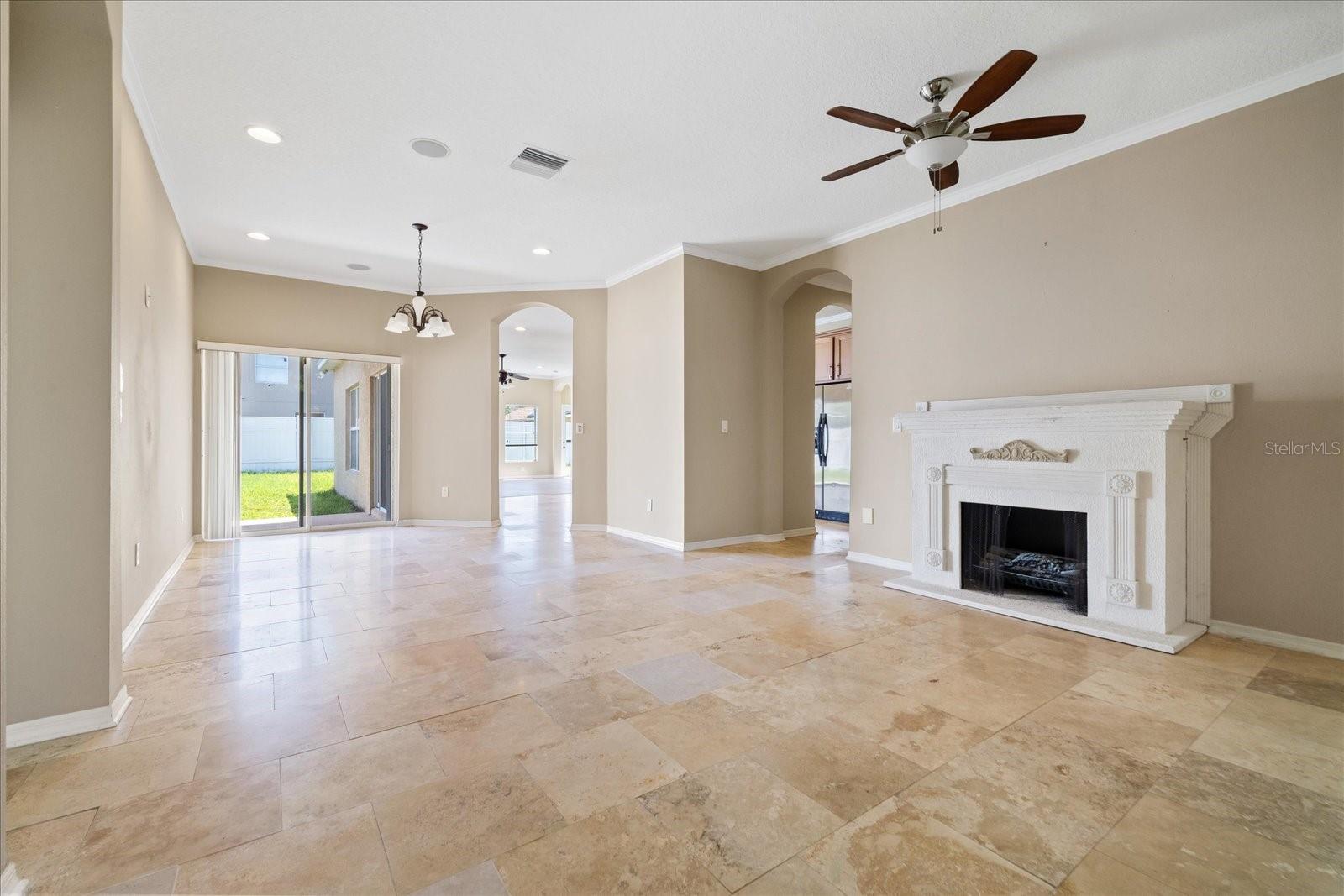 1833 MIRA LAGO CIR — photo 5