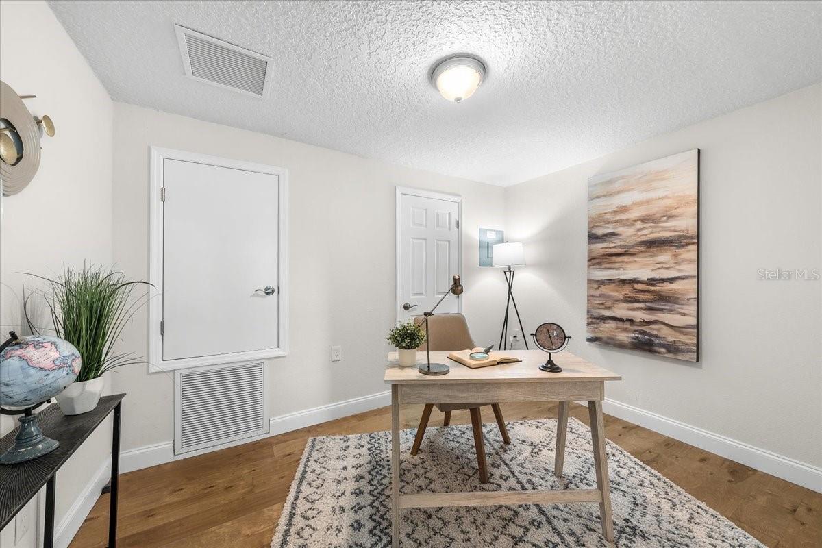 820 W WOODLAWN AVE — photo 36