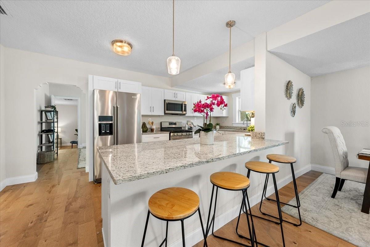 820 W WOODLAWN AVE — photo 7