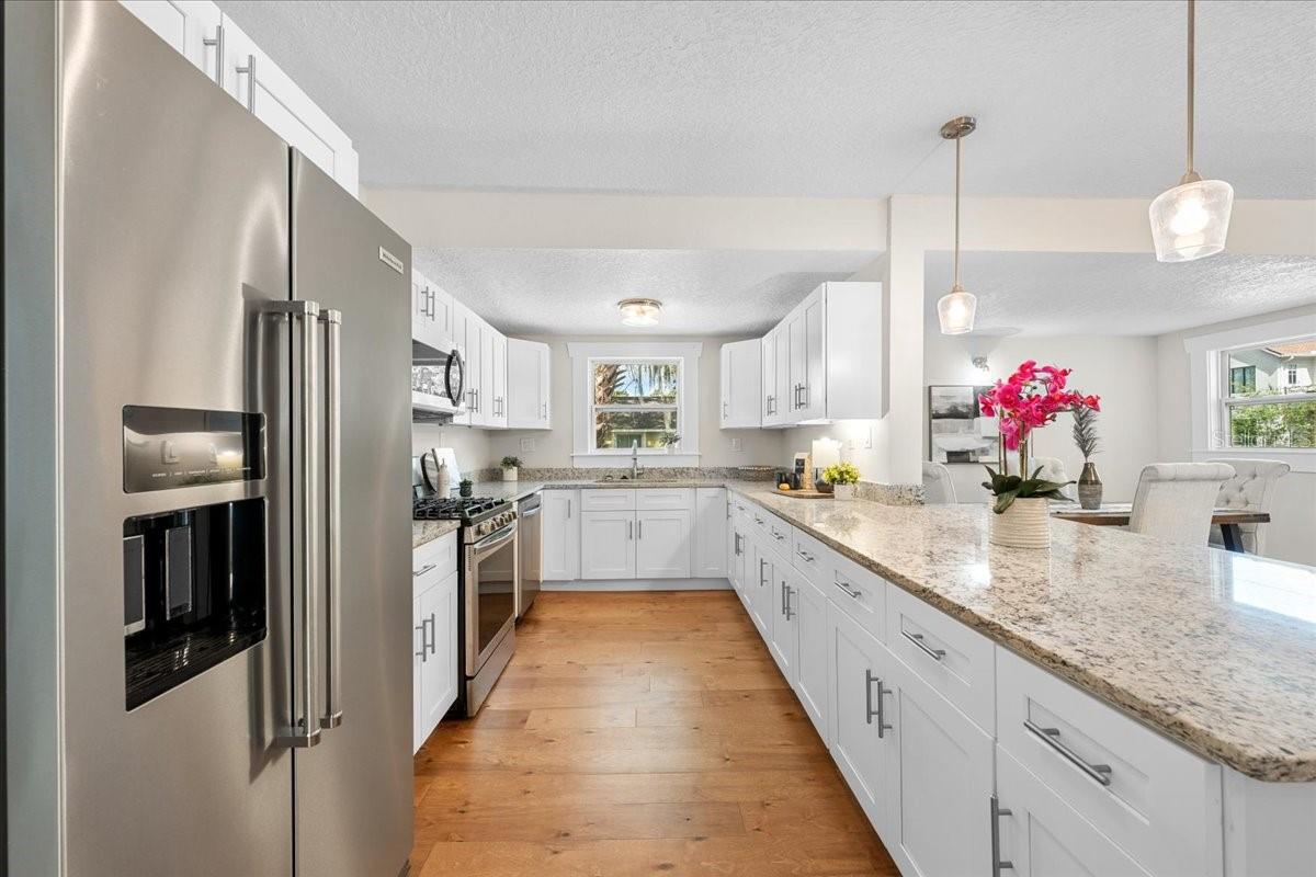 820 W WOODLAWN AVE — photo 8