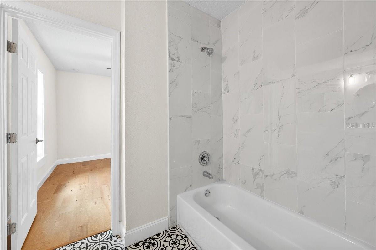 820 W WOODLAWN AVE — photo 27