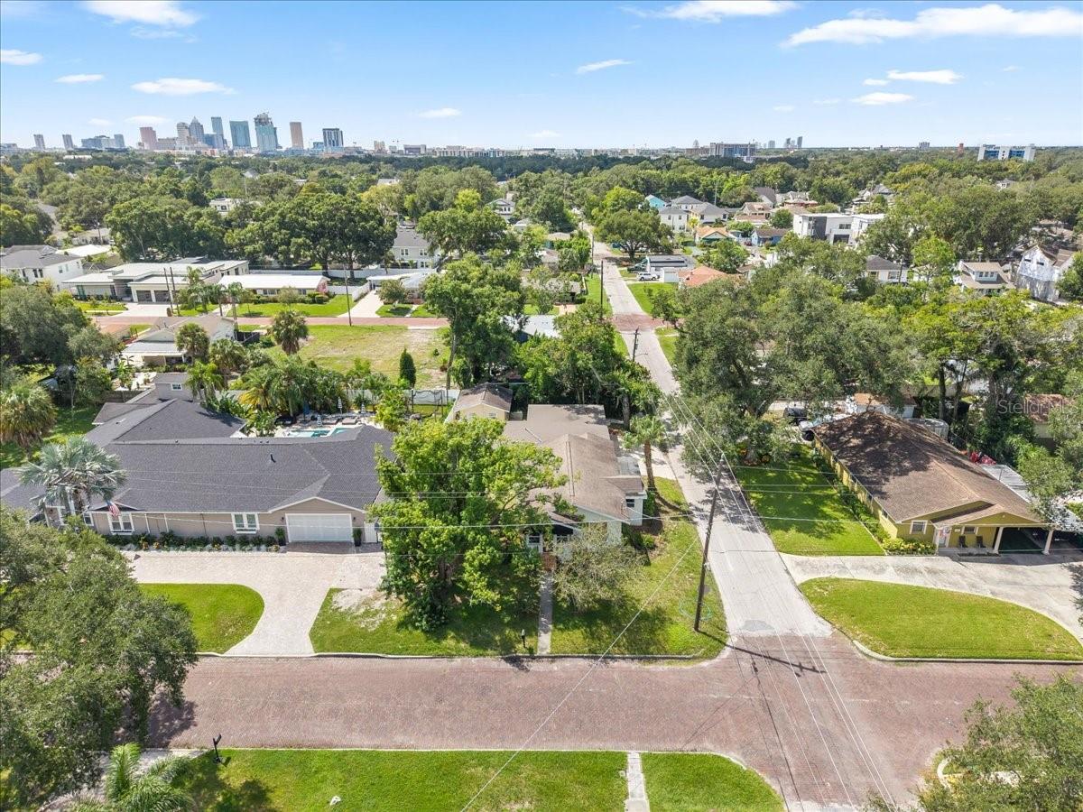 820 W WOODLAWN AVE — photo 65