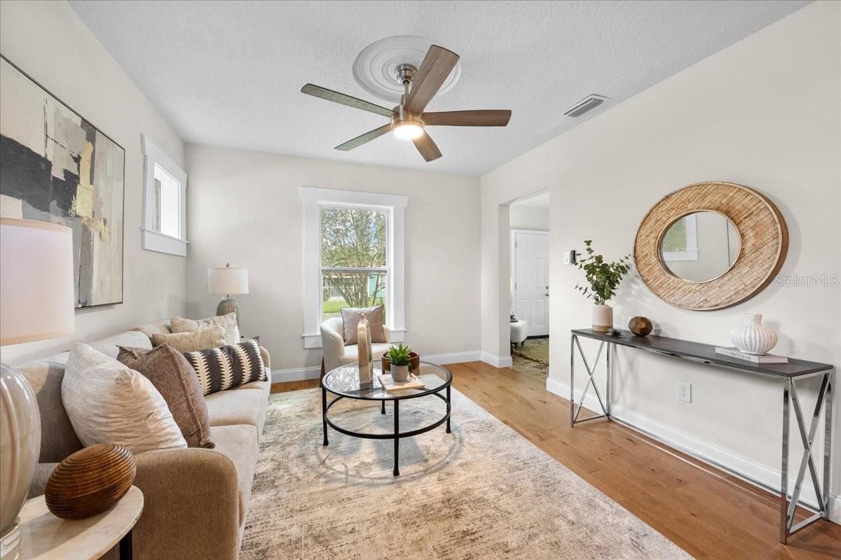 820 W WOODLAWN AVE — photo 17