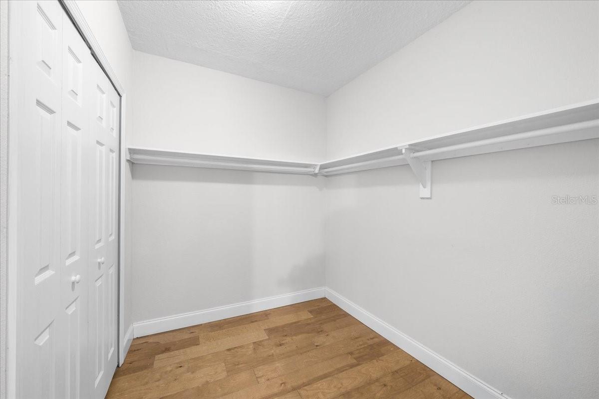 820 W WOODLAWN AVE — photo 21