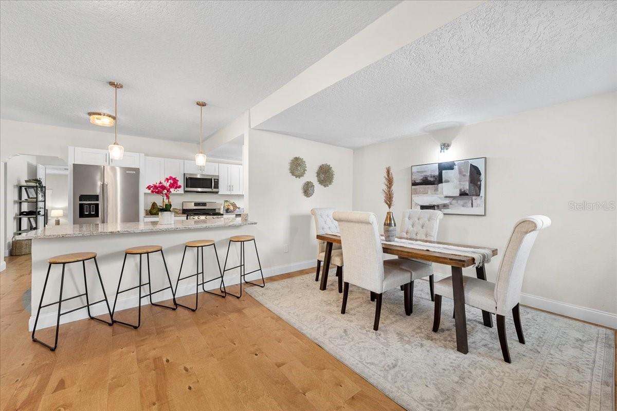 820 W WOODLAWN AVE — photo 4