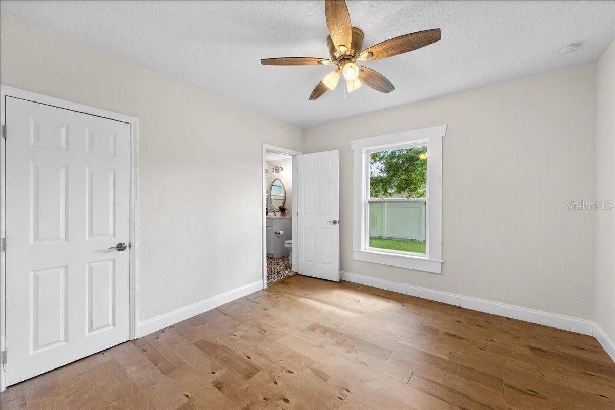 820 W WOODLAWN AVE — photo 31