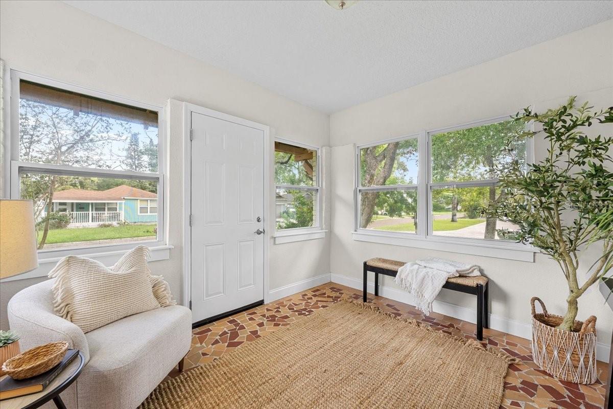 820 W WOODLAWN AVE — photo 15