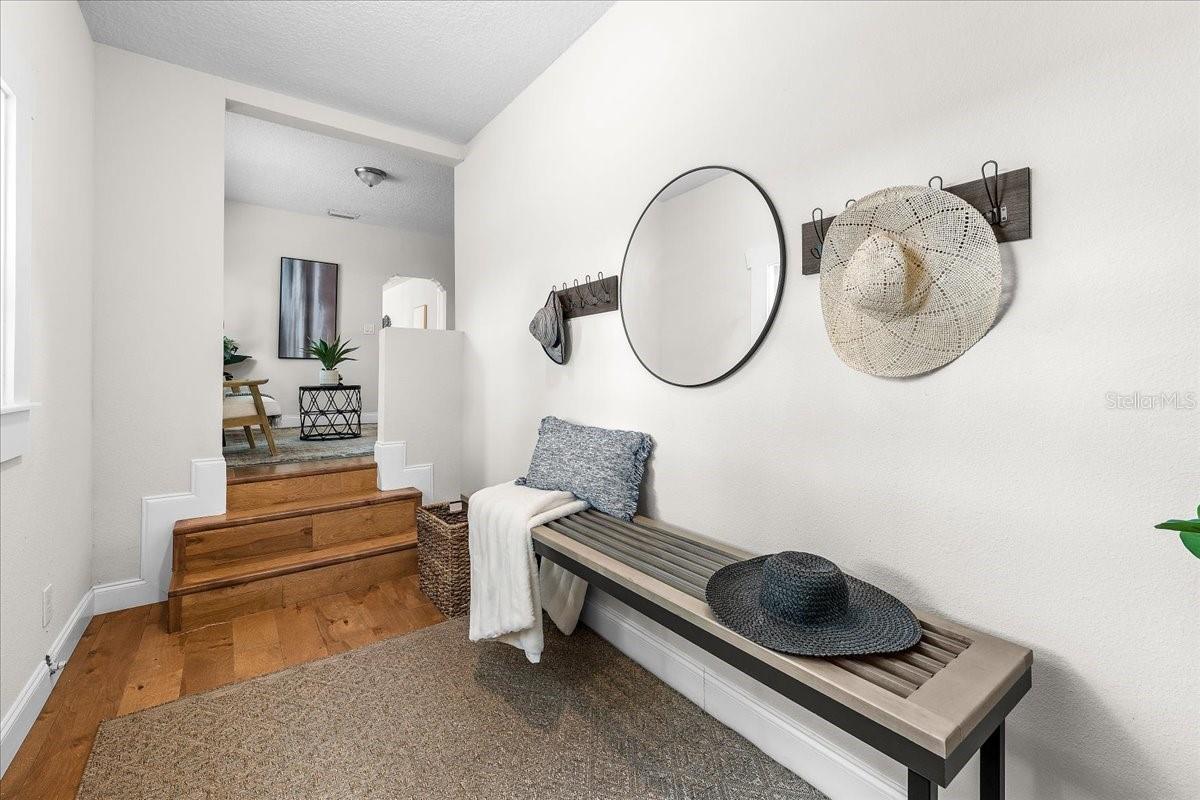 820 W WOODLAWN AVE — photo 39