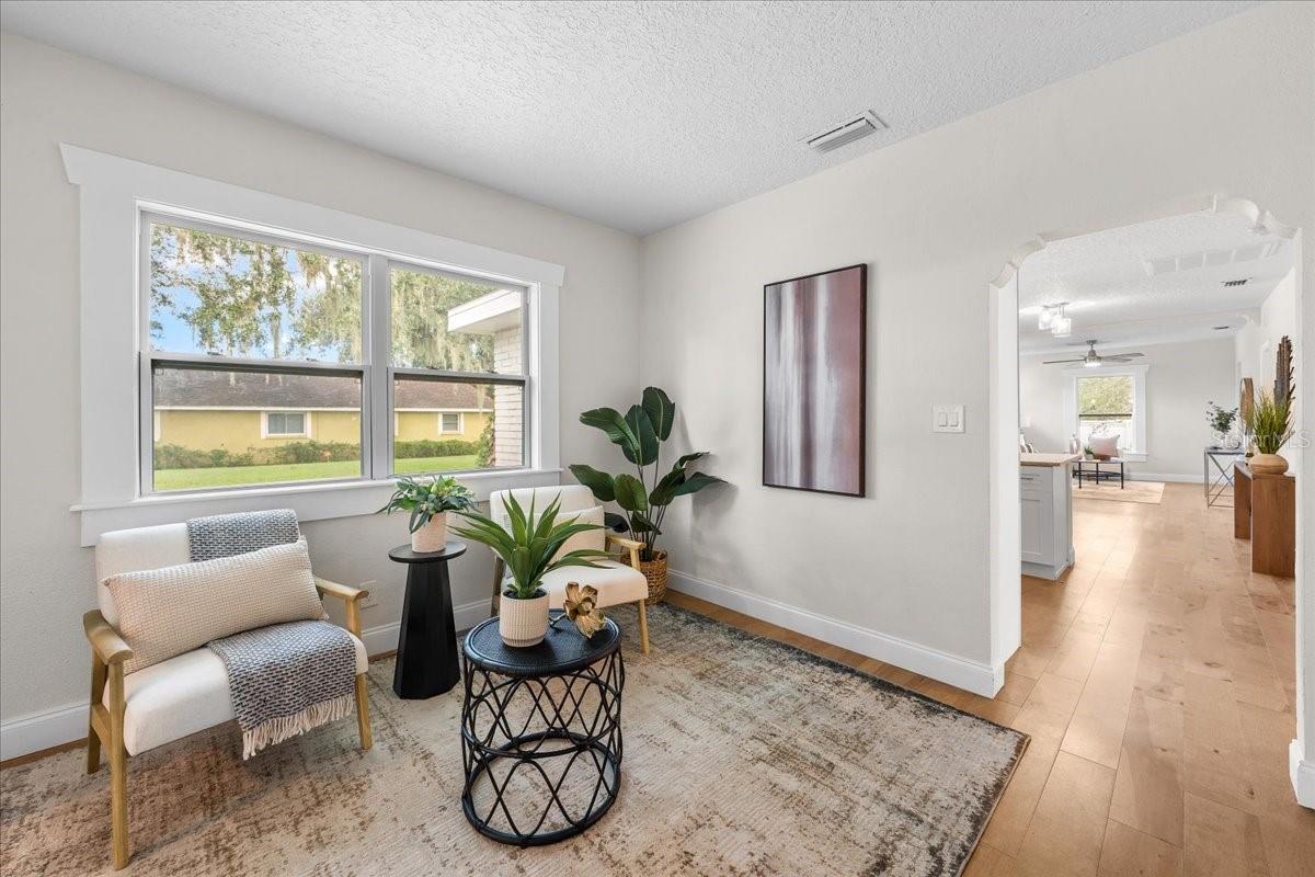 820 W WOODLAWN AVE — photo 35