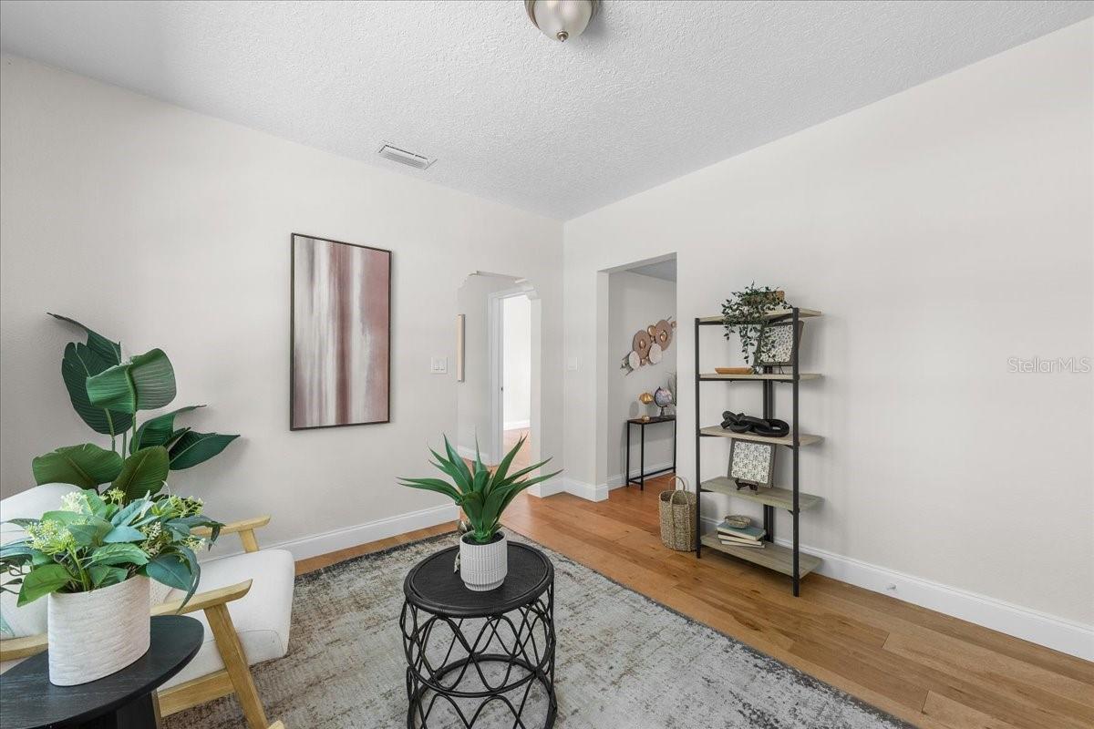 820 W WOODLAWN AVE — photo 34