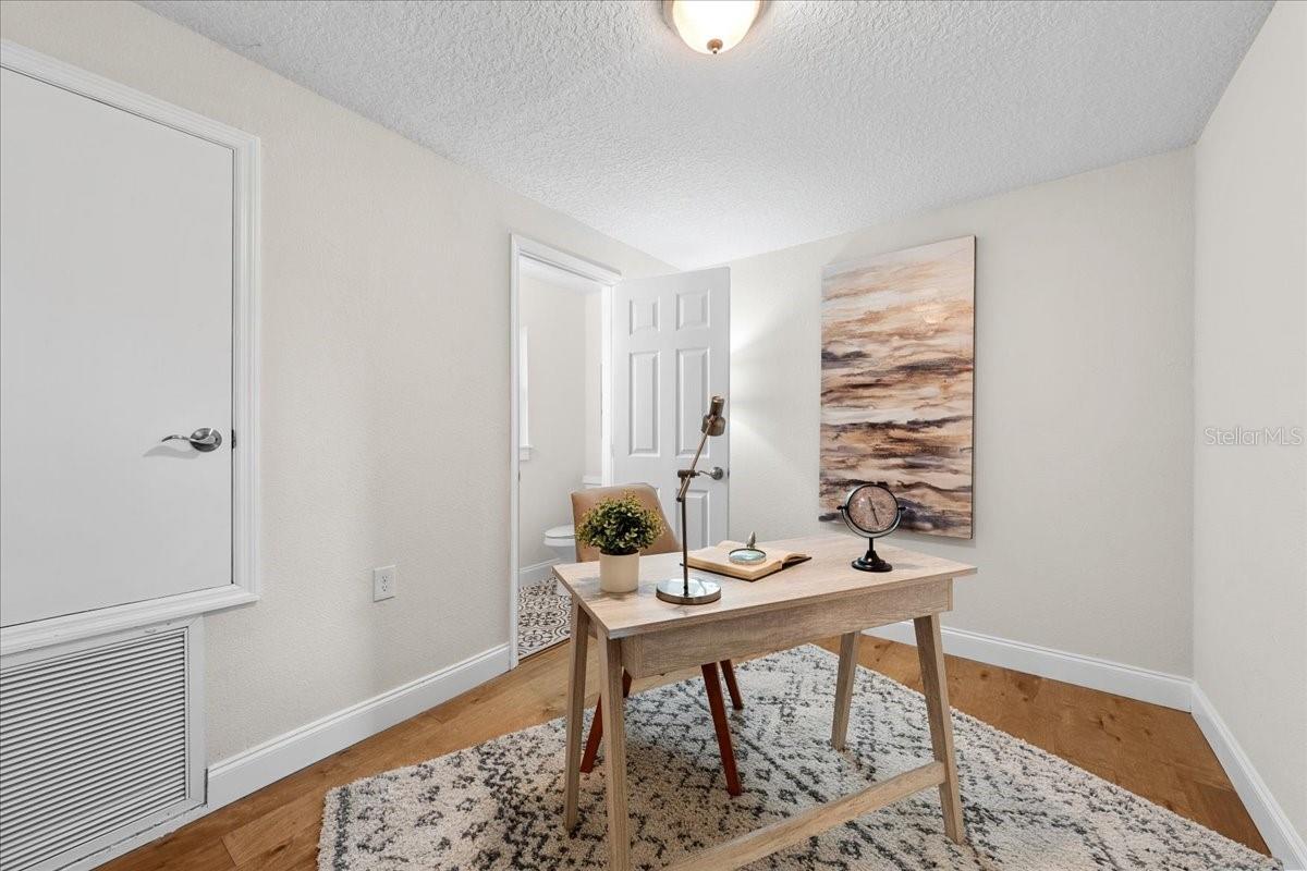 820 W WOODLAWN AVE — photo 37