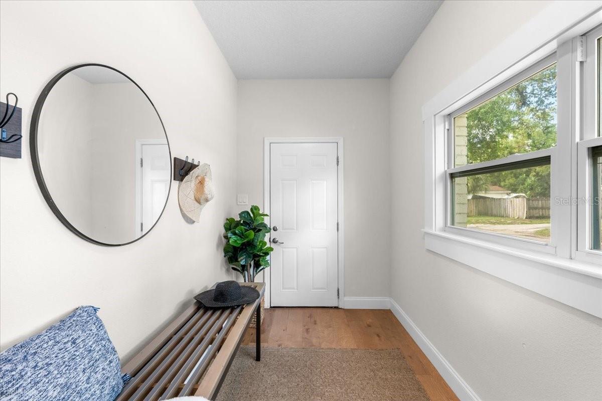 820 W WOODLAWN AVE — photo 41