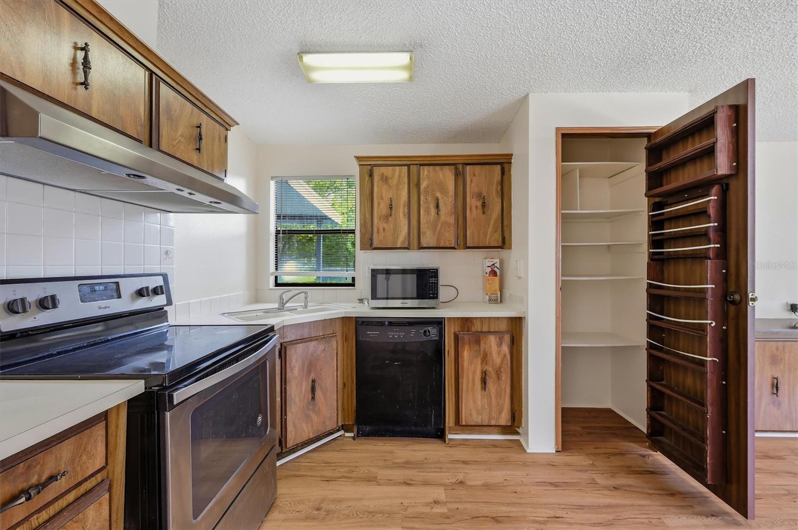 3649 ALICE DR — photo 30