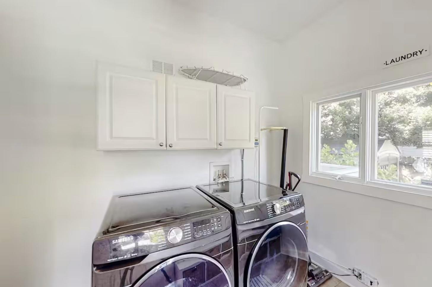 510 E AMELIA AVE — photo 20