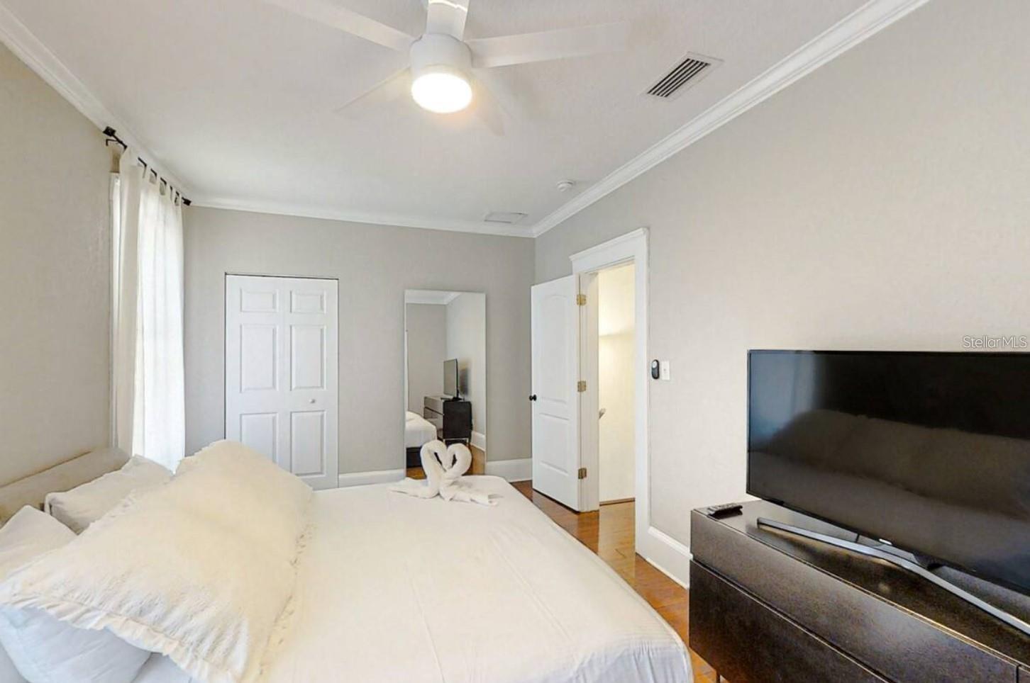 510 E AMELIA AVE — photo 14