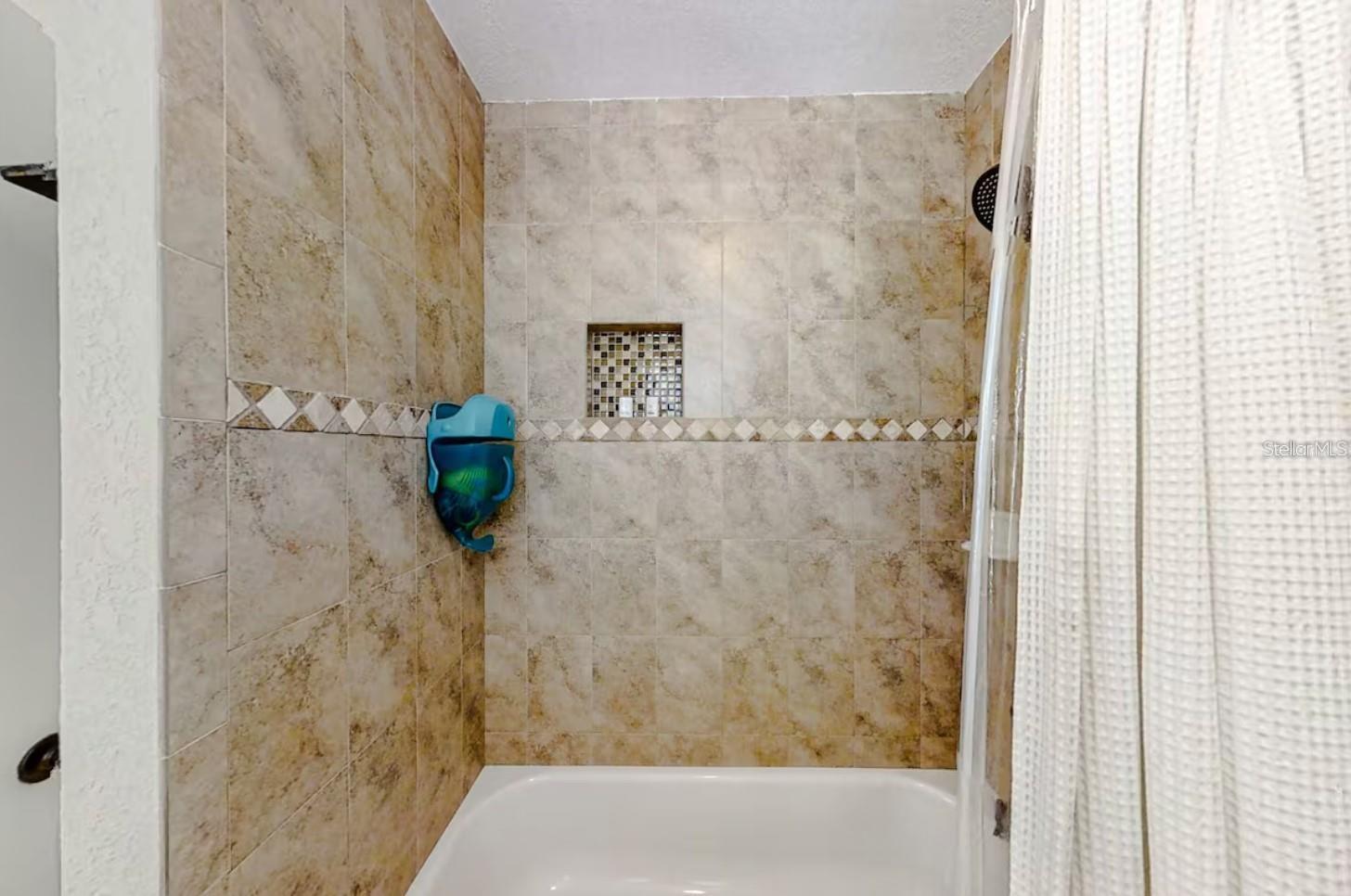 510 E AMELIA AVE — photo 19