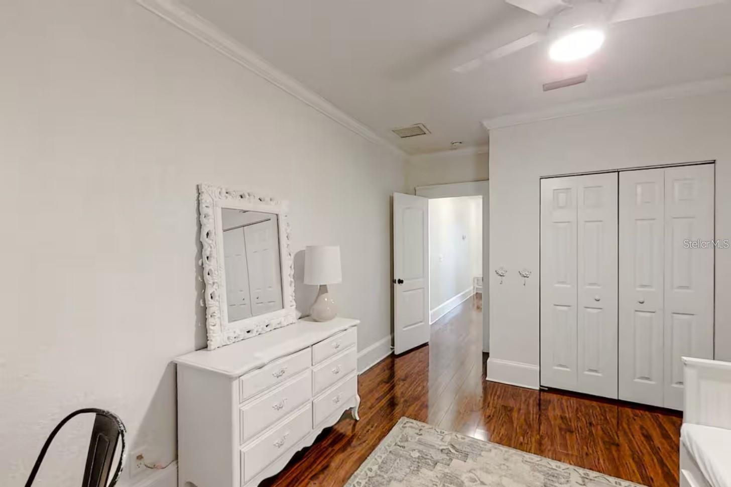 510 E AMELIA AVE — photo 17