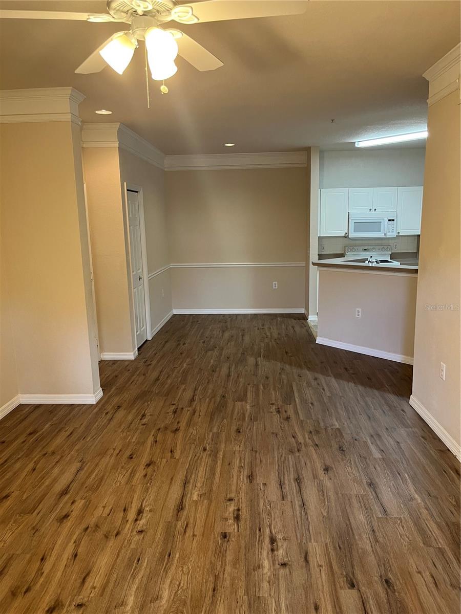 5152 NORTHRIDGE RD #106 — photo 3