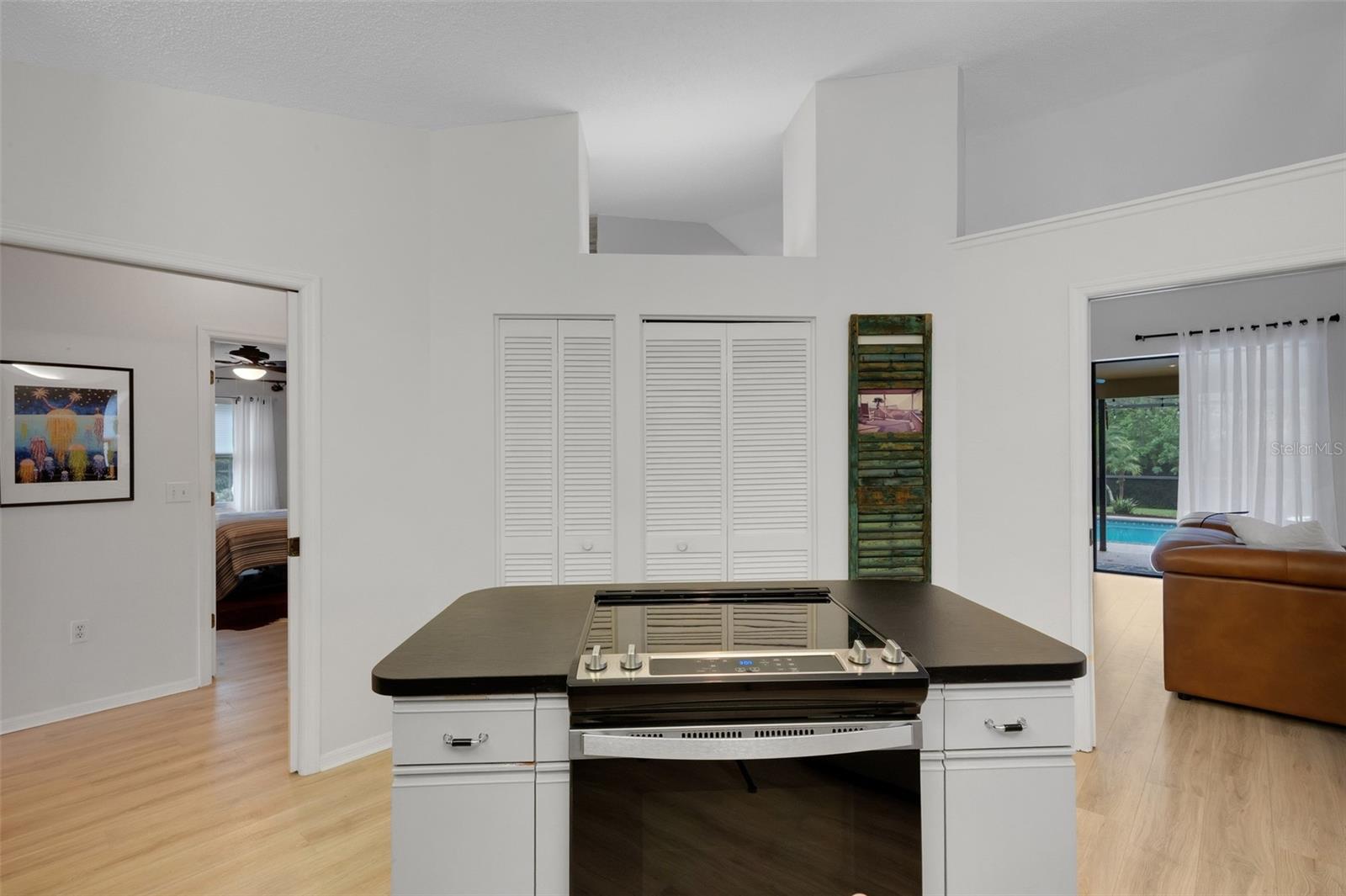 6104 NICOLE DR — photo 17