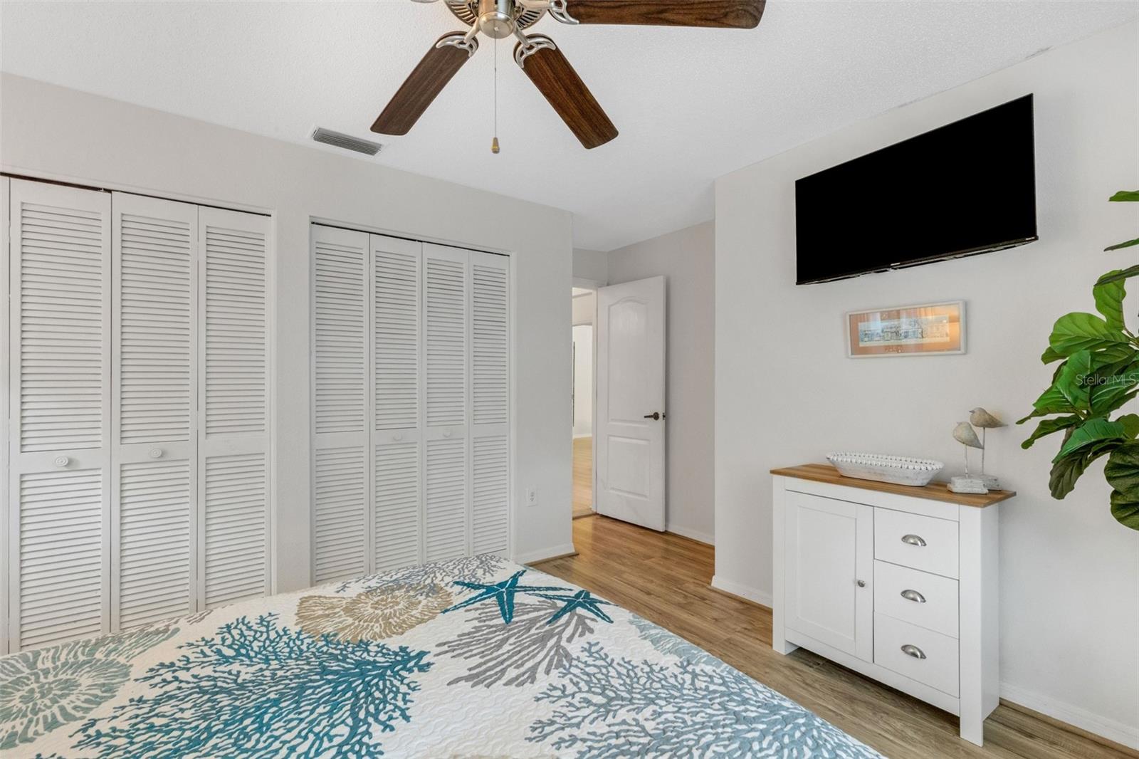 6104 NICOLE DR — photo 41
