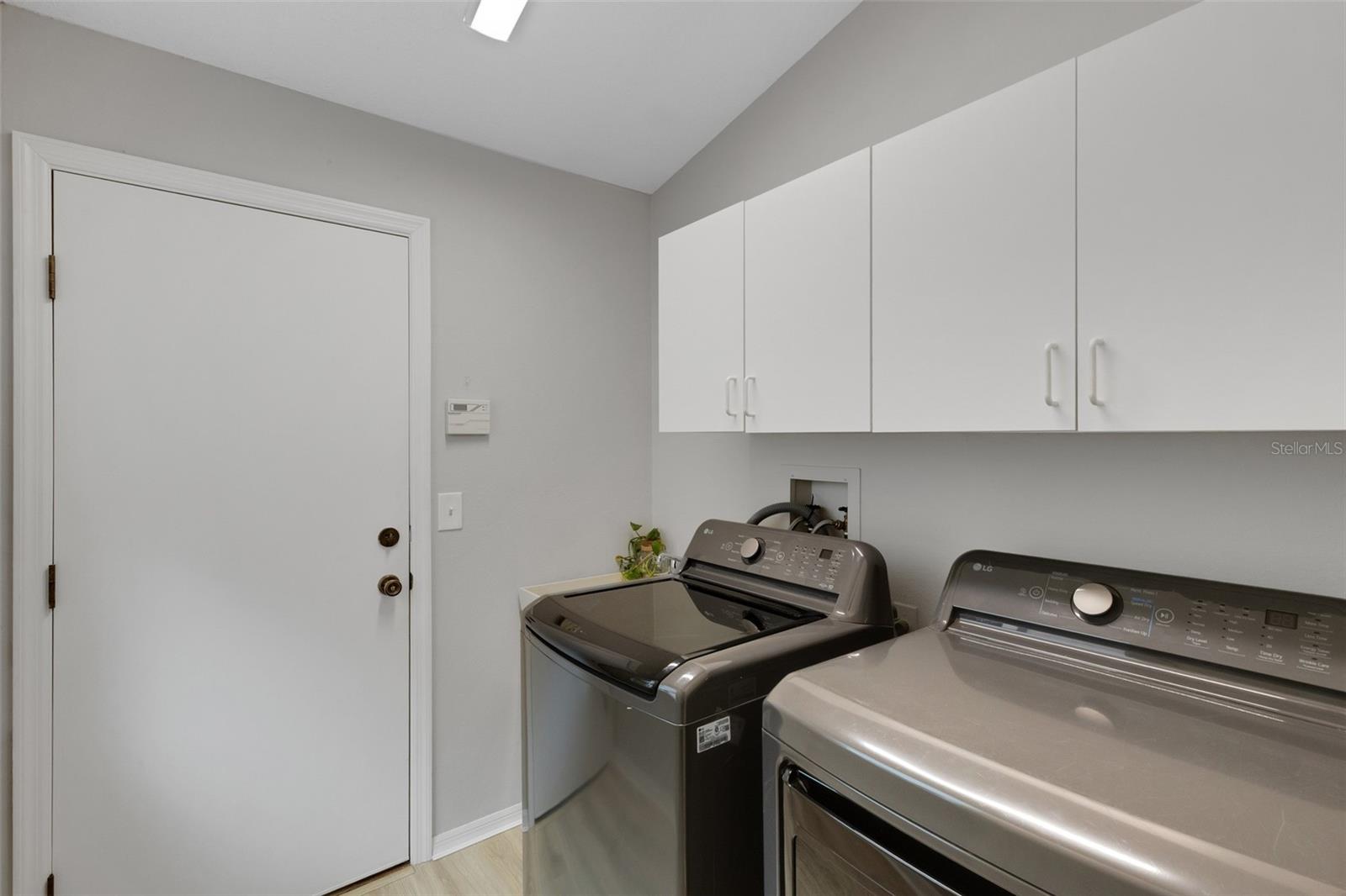 6104 NICOLE DR — photo 42
