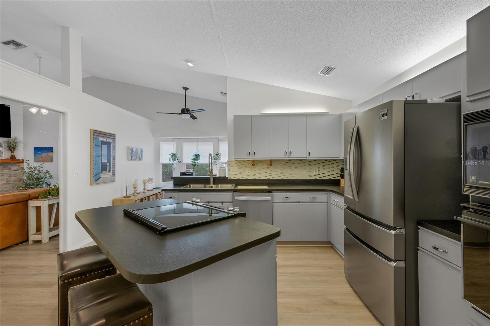 6104 NICOLE DR — photo 15