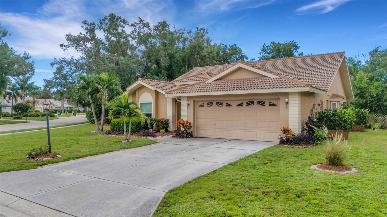 6104 NICOLE DR — photo 4