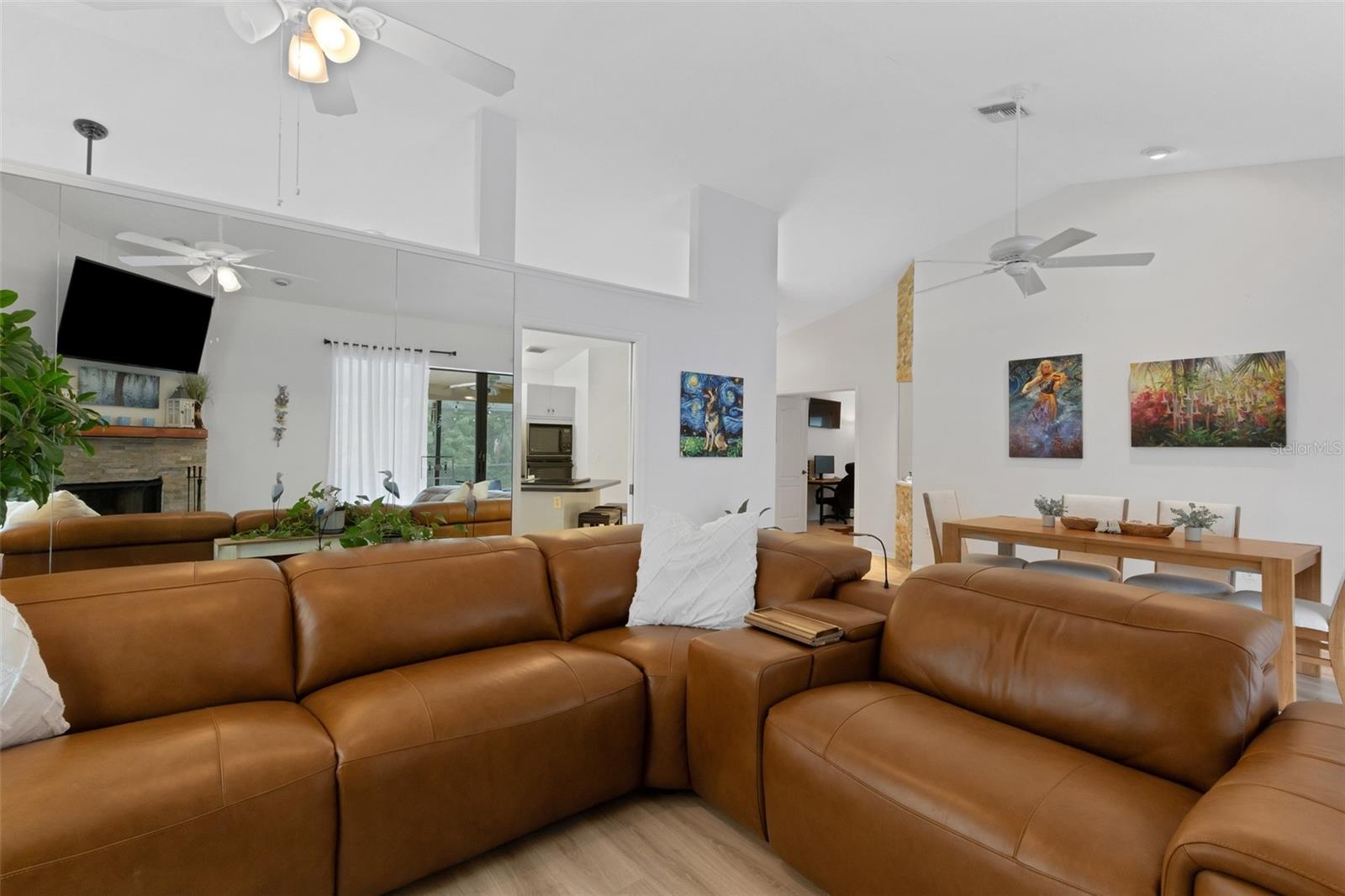 6104 NICOLE DR — photo 13