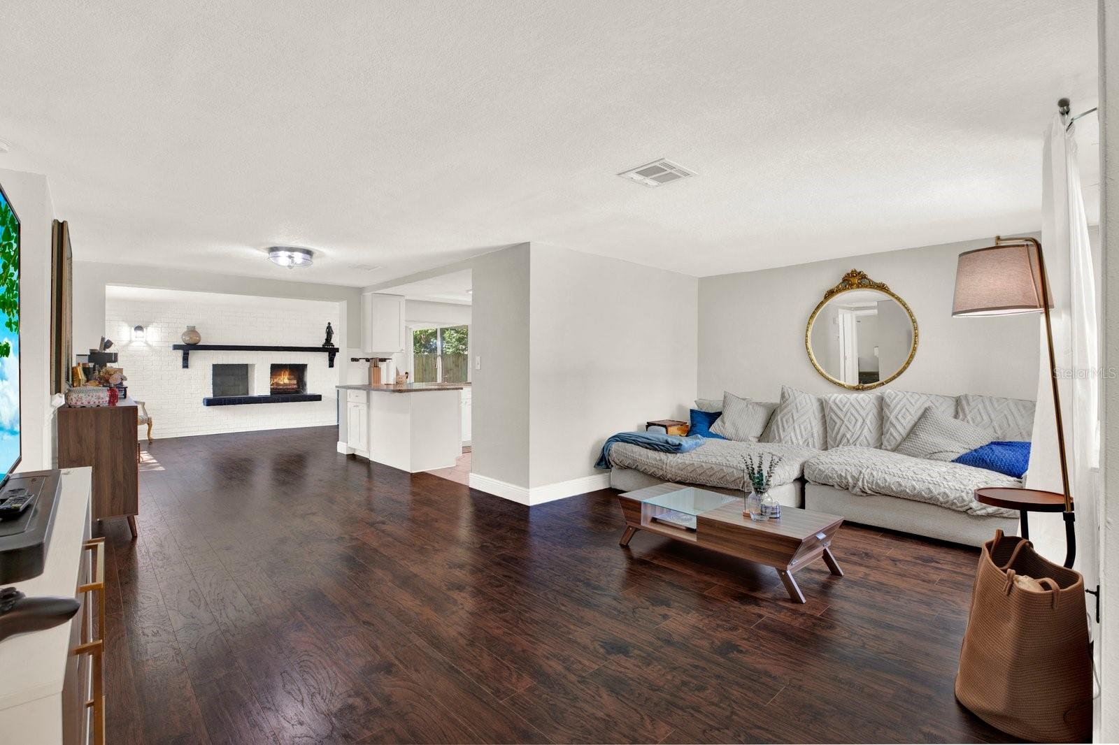 7700 BAYLEAF DR — photo 2