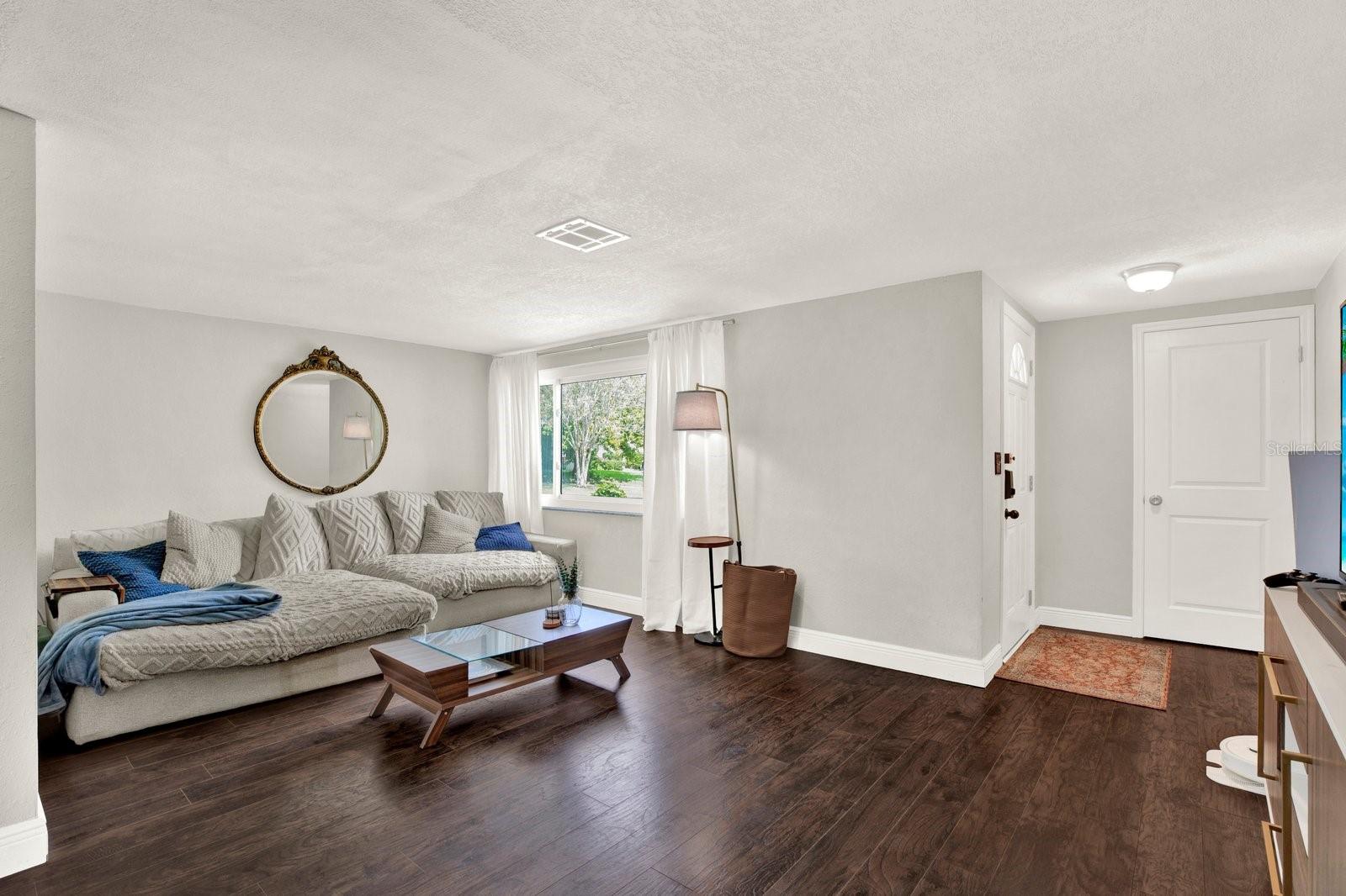 7700 BAYLEAF DR — photo 3