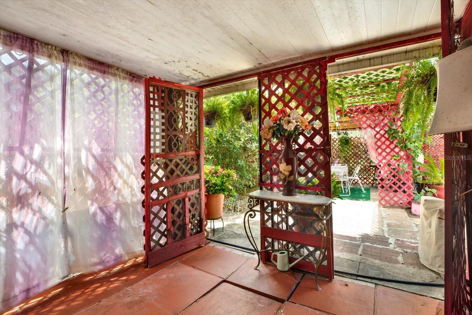 4737 LONGWOOD AVE — photo 15
