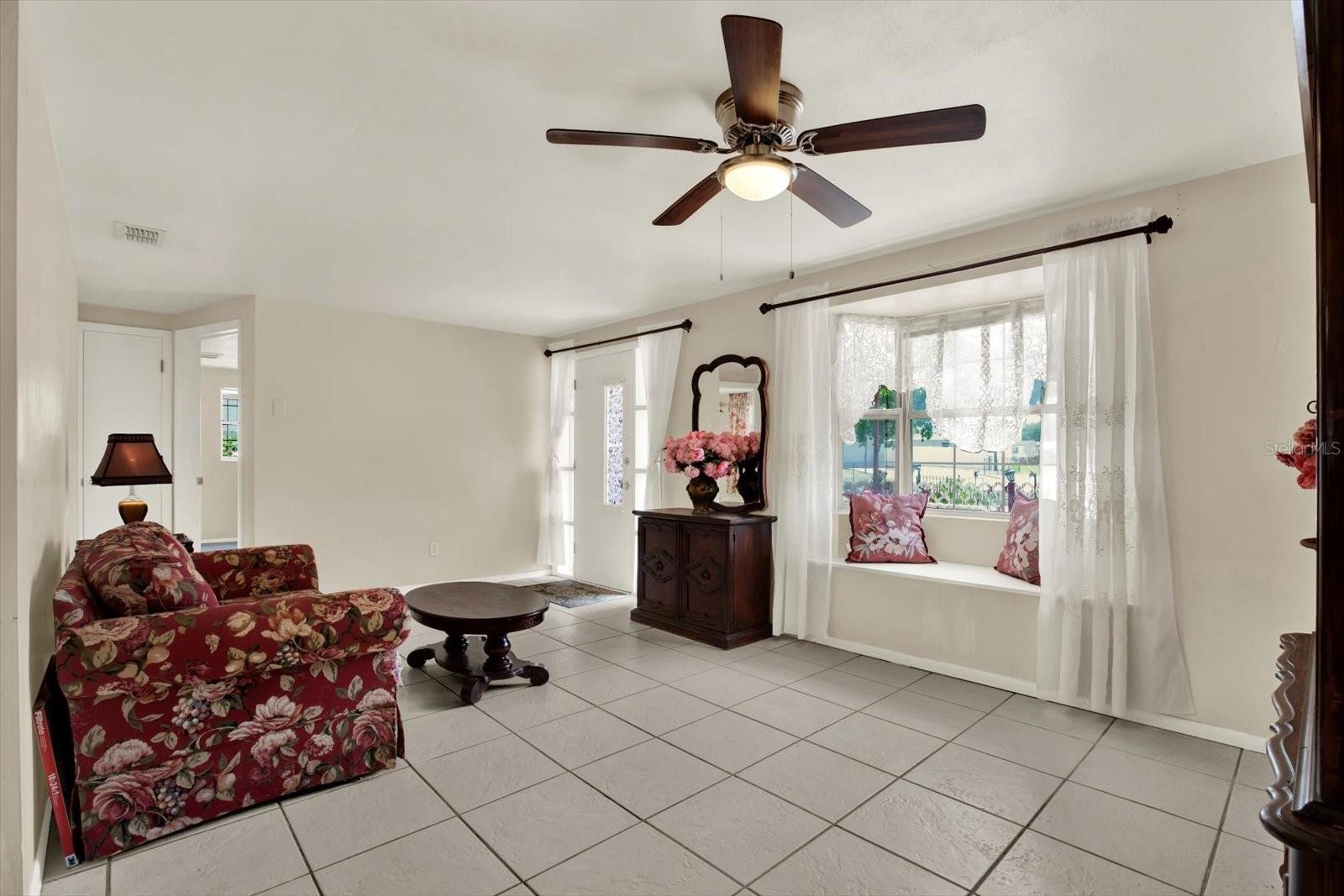4737 LONGWOOD AVE — photo 4