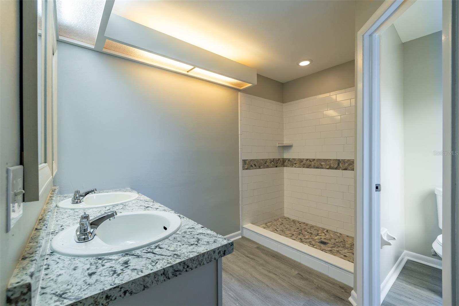 918 BENNINGER DR — photo 14