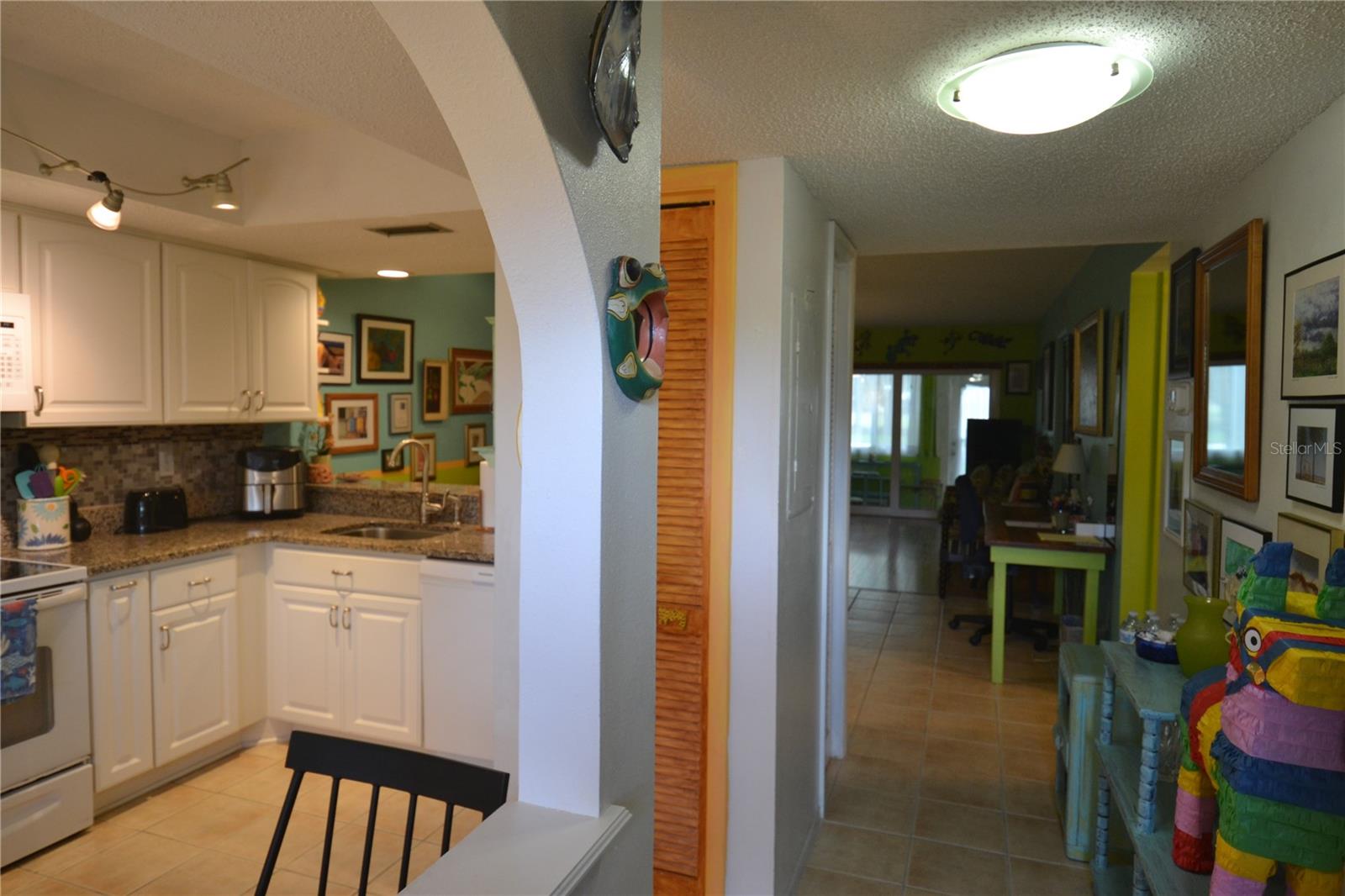 126 CARYL WAY — photo 3