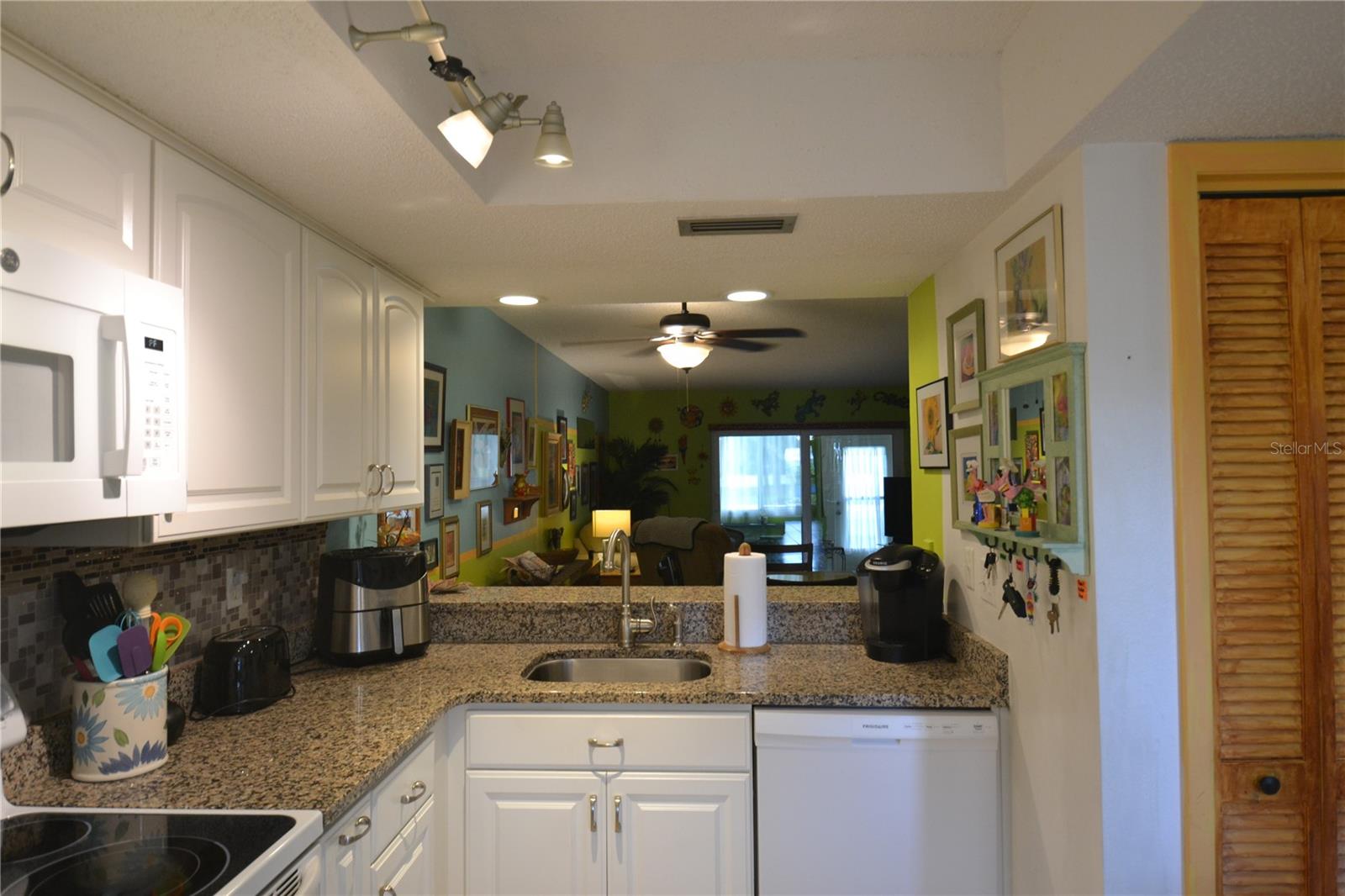 126 CARYL WAY — photo 7