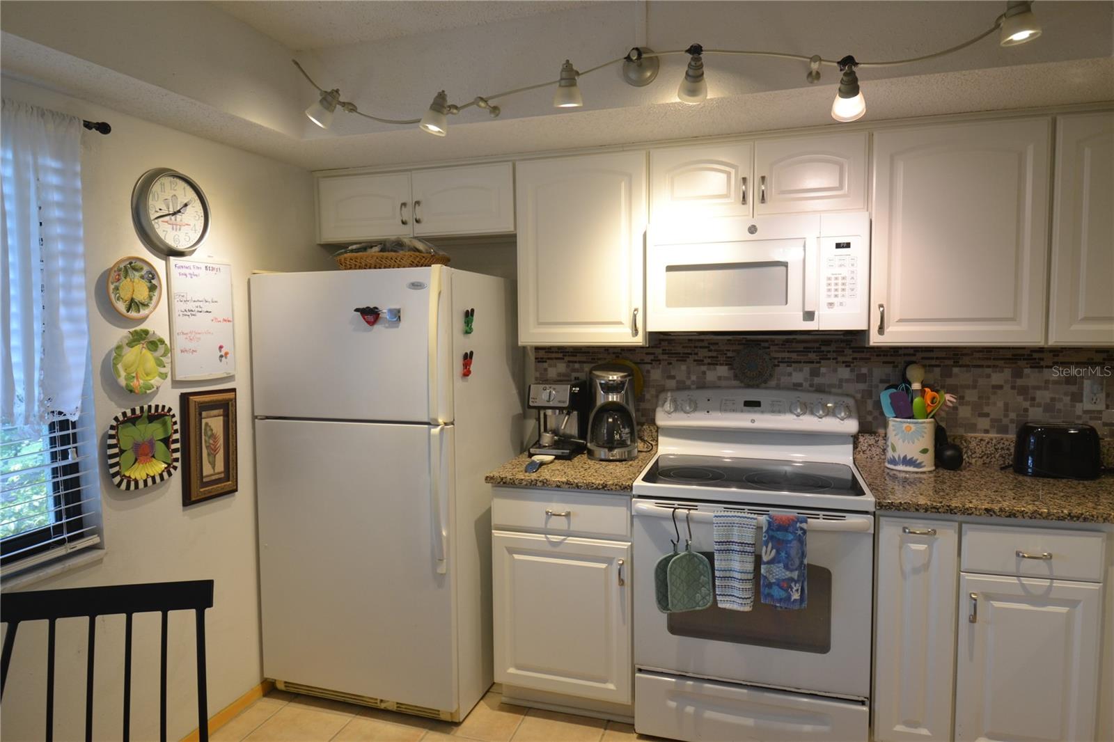126 CARYL WAY — photo 6