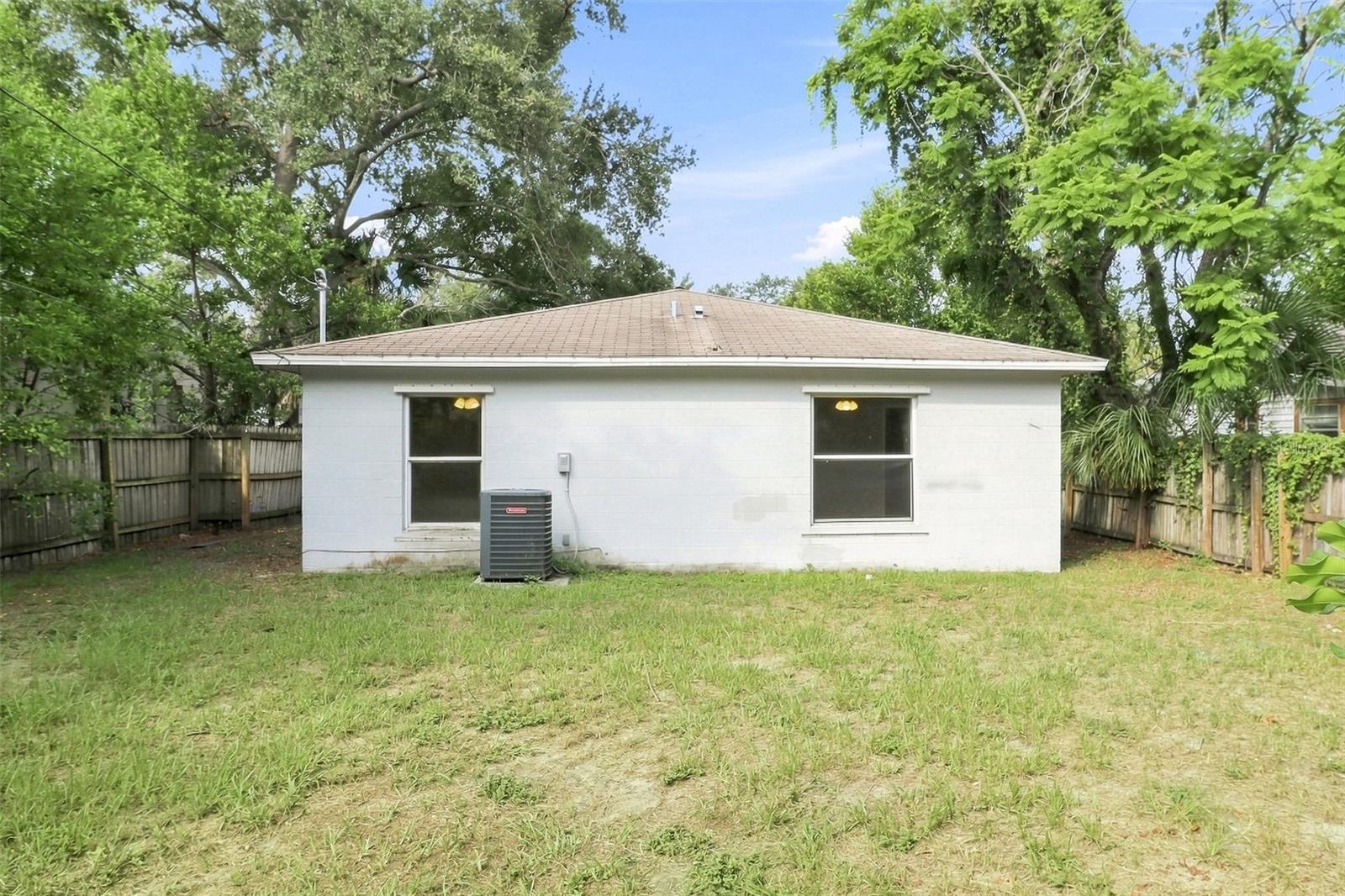 2324 OAKDALE ST S — photo 3