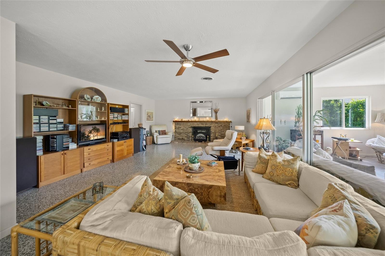 1820 STANFORD LN — photo 16