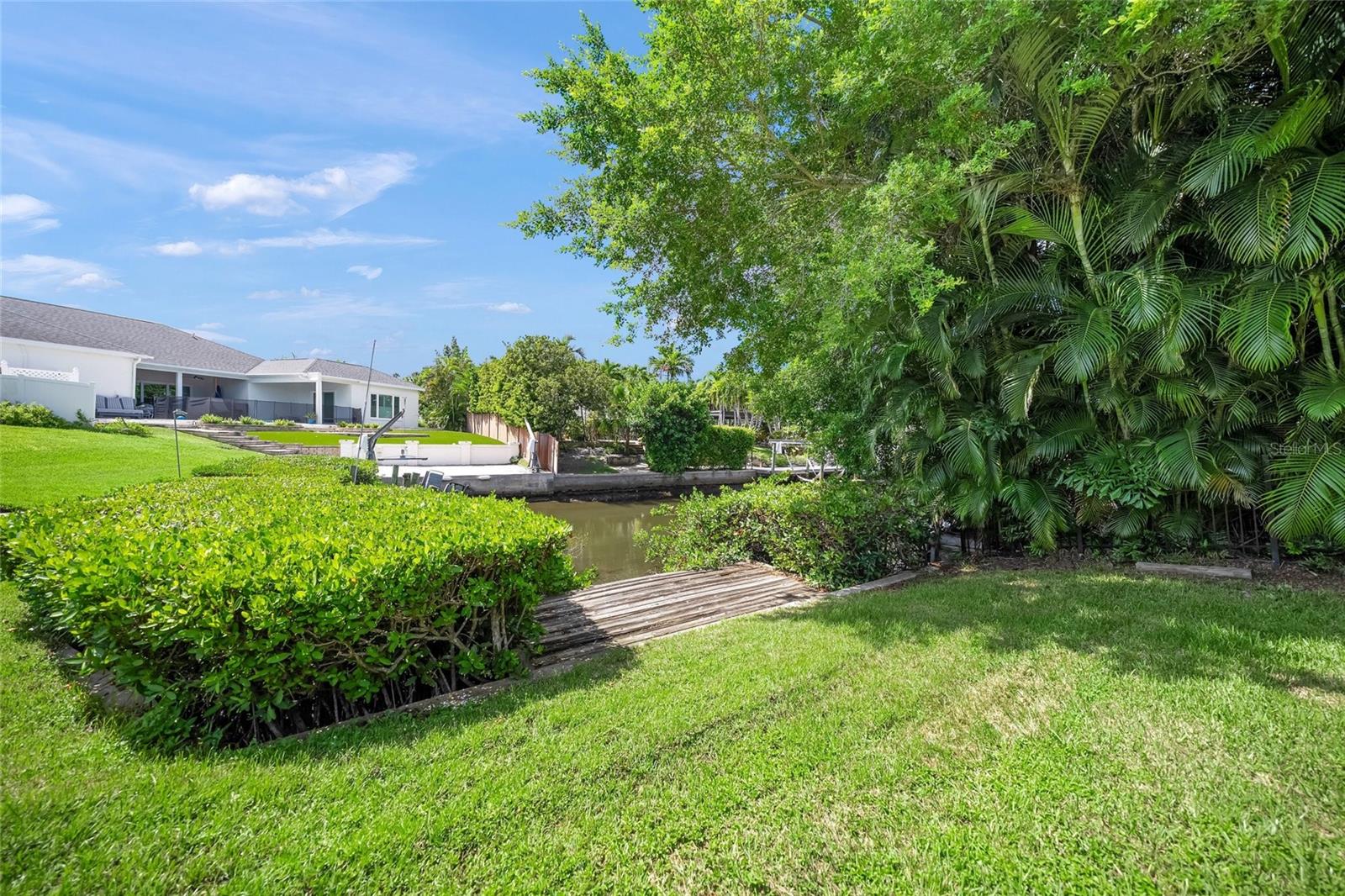 1820 STANFORD LN — photo 32