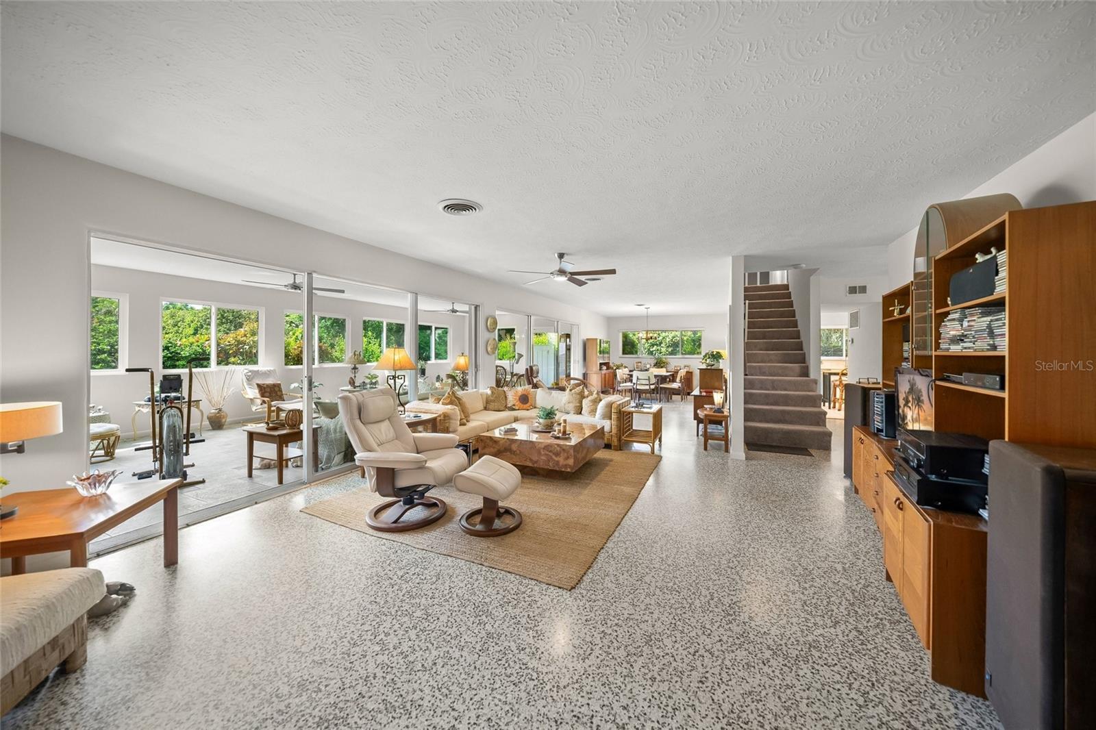1820 STANFORD LN — photo 13