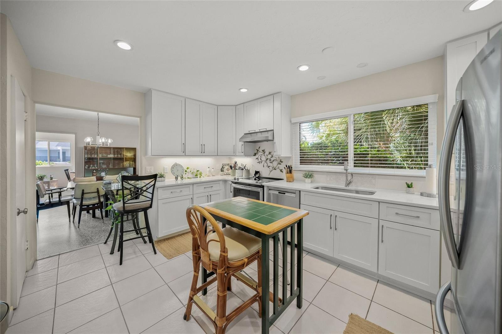 1820 STANFORD LN — photo 9