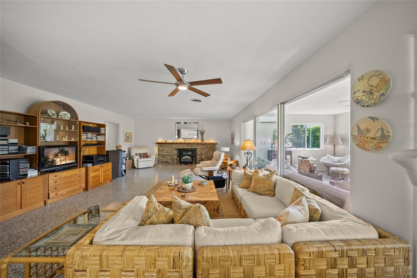 1820 STANFORD LN — photo 15