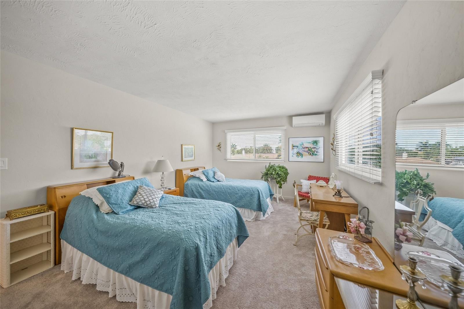 1820 STANFORD LN — photo 27