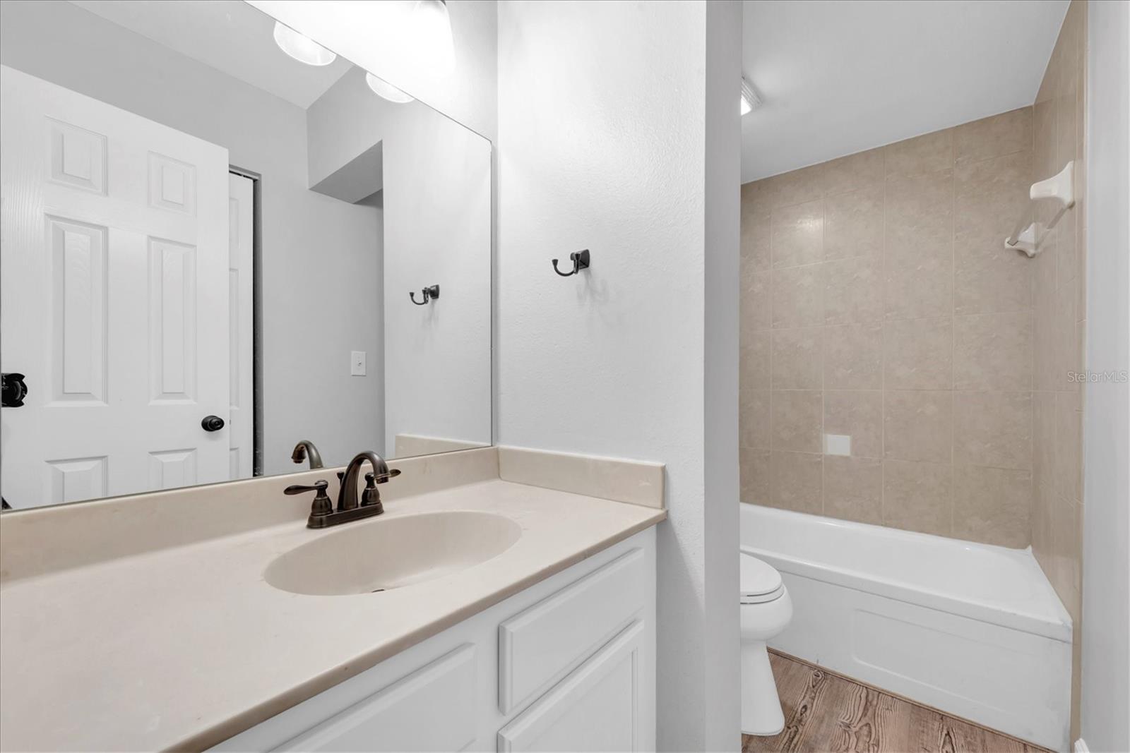 406 W CEDAR ST #403 — photo 11